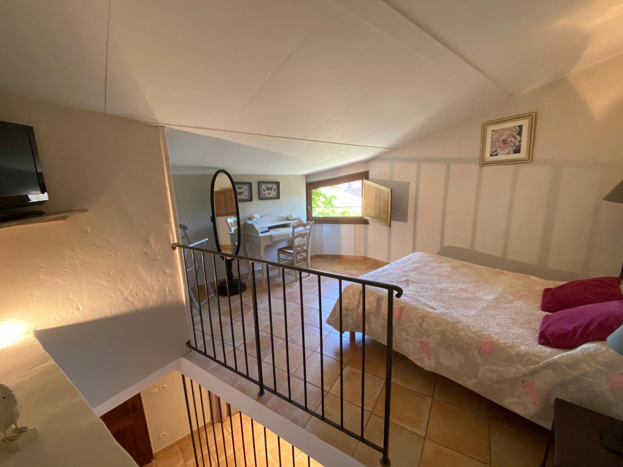 Auberge De La Tour De Brison Sanilhac  Room photo